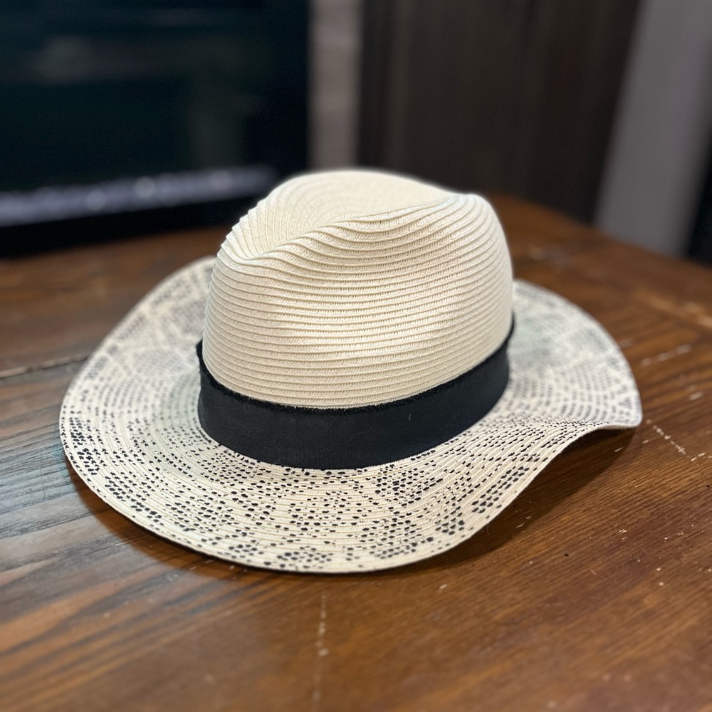 Women’s Brimmed Hat